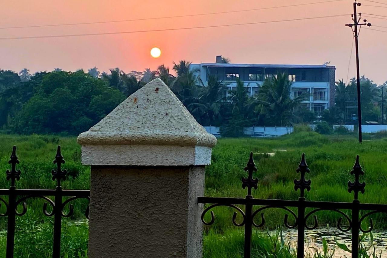 Nessies Nagaon Villa Alibag Bagian luar foto